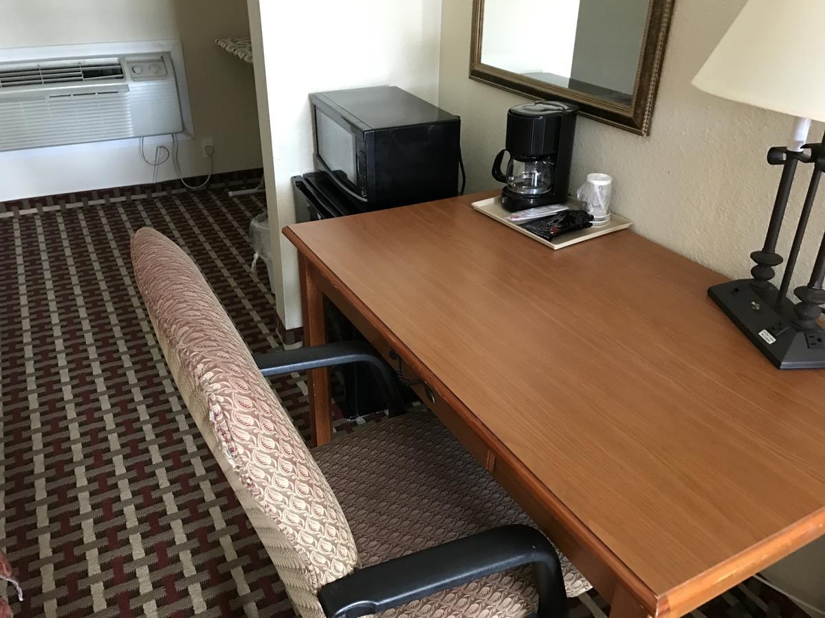 Millville Motorsports Inn And Suites Eksteriør billede