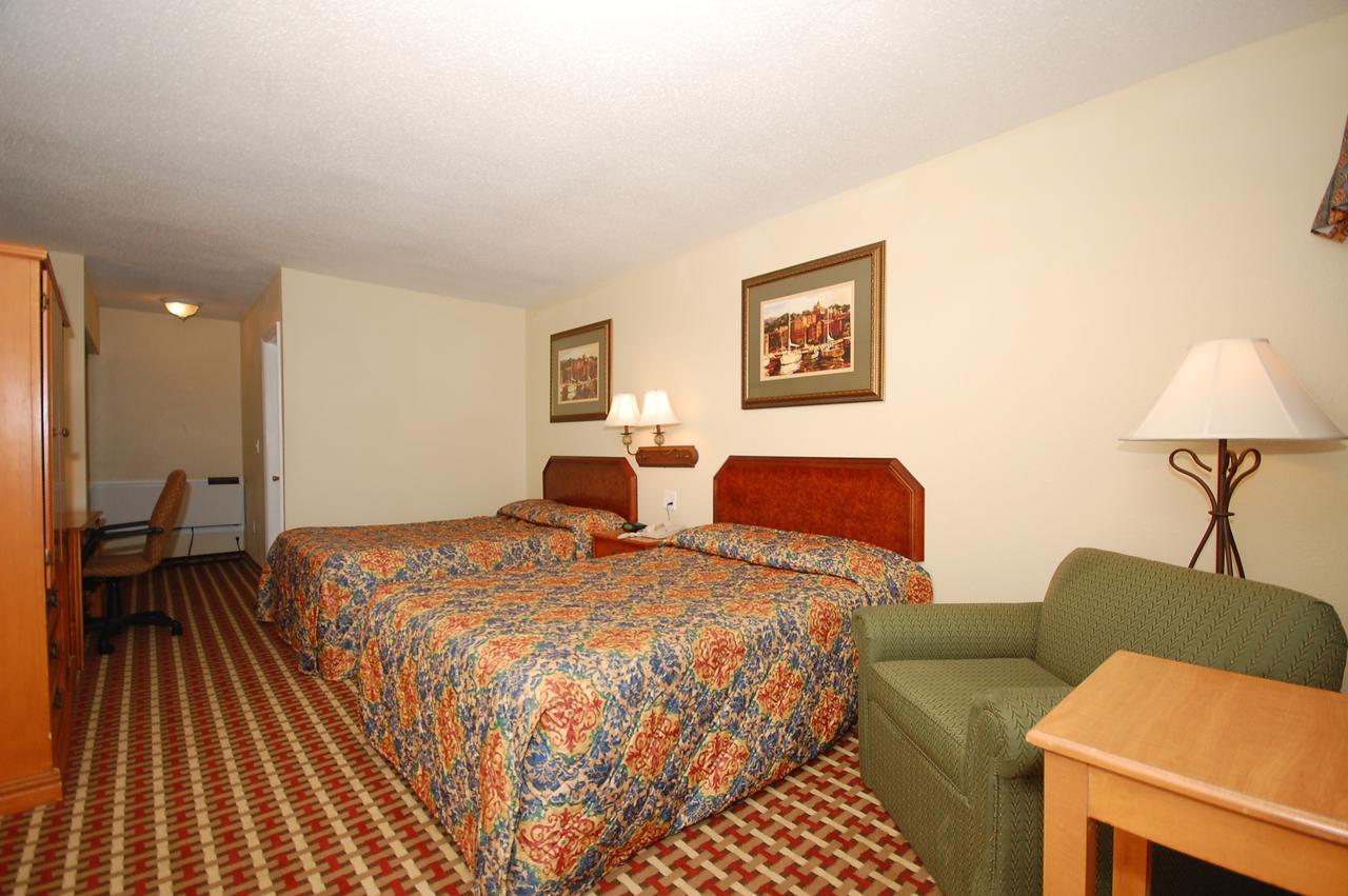 Millville Motorsports Inn And Suites Eksteriør billede